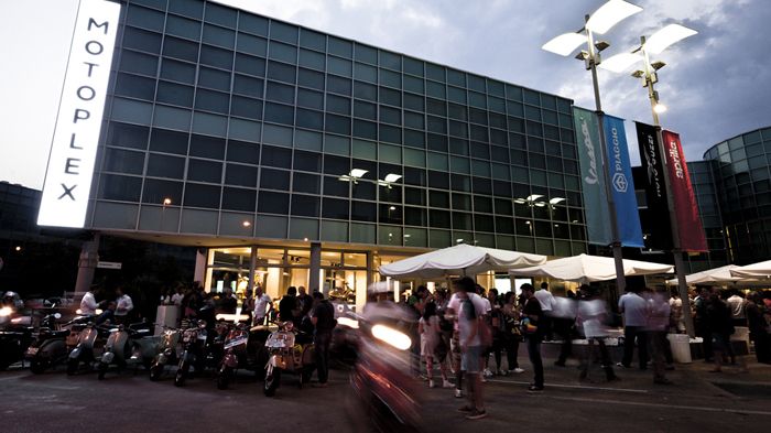 Στις 13 Ιουνίου το απίθανο Concept Store Motoplex, του ομίλου Piaggio, άνοιξε τις πόρτες του στο κοινό.